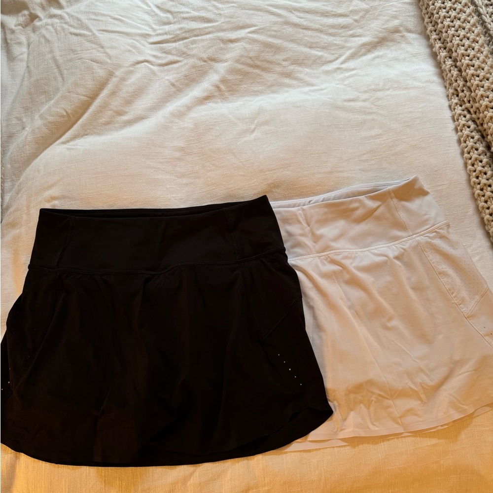 Athleta run with it 14” skort in black & white